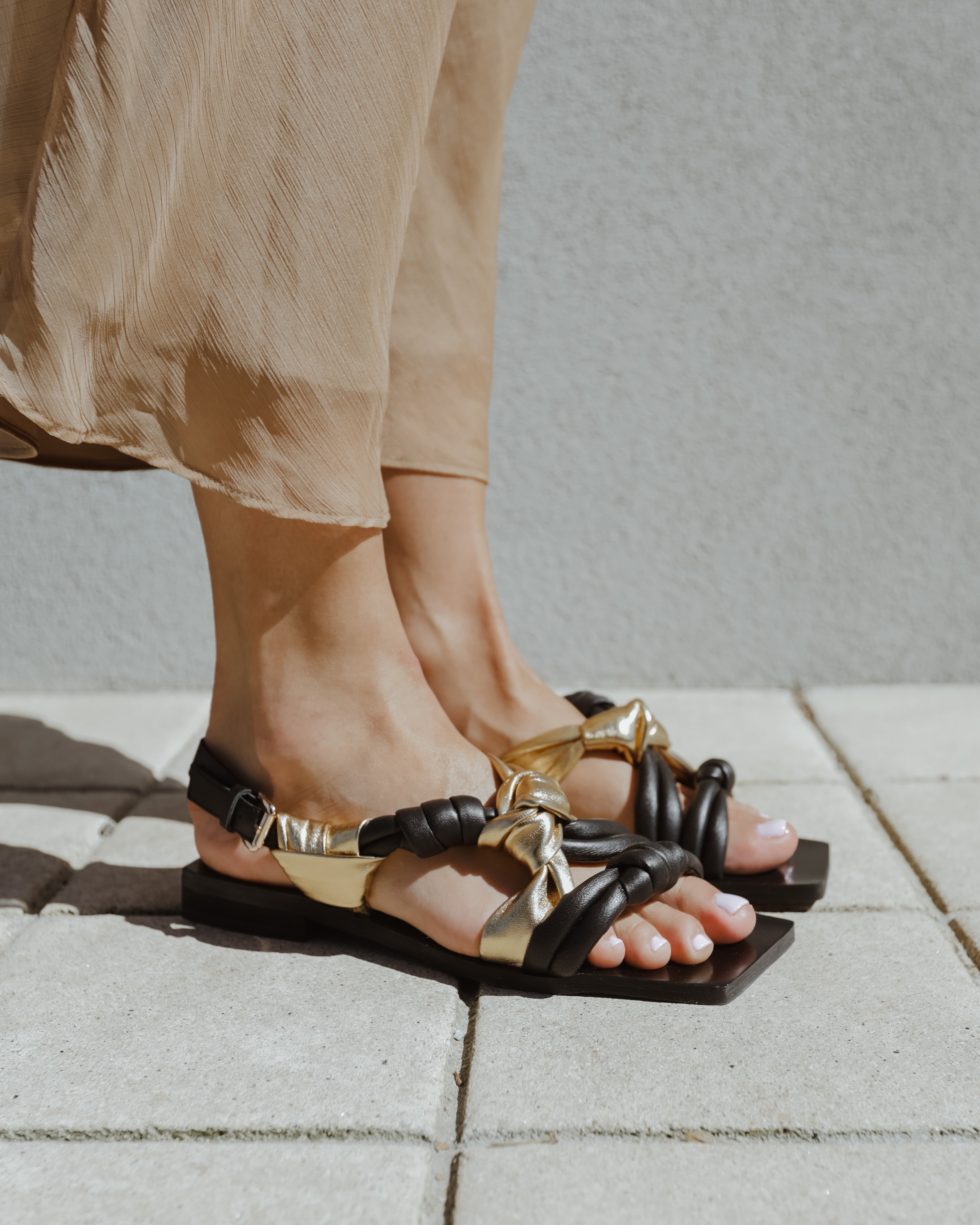 SANDÁLIAS ABF-97 - V1387-86-3 BLACK/GOLD